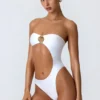 Maillot de bain 1 pièce bandeau à découpes orné de perles Miami en blanc Maillot de bain 1 pièce bandeau à découpes orné de perles Miami en blanc