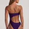 Maillot de bain 1 pièce bandeau Tulum à découpes et perles, couleur violet foncé Maillot de bain 1 pièce bandeau Tulum à découpes et perles, couleur violet foncé