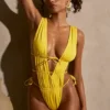 Maillot de bain 1 pièce froncé et ajouré Syros en jaune doré Maillot de bain 1 pièce froncé et ajouré Syros en jaune doré