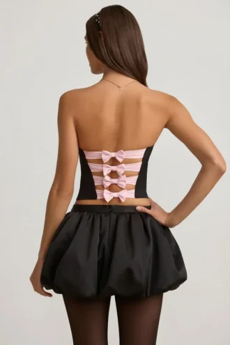 Mini-jupe Clemmy à ourlet bouffant et taille mi-haute, en noir