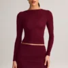 Mini-jupe froncée à taille mi-haute en modal Cali, couleur rouge vin