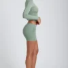 Mini-jupe froncée à taille mi-haute en modal Cali, vert sauge