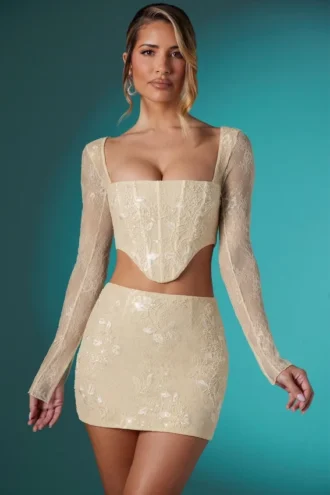 Mini-jupe moulante en dentelle ornée Romy, couleur ivoire