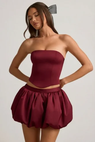 Mini-jupe à taille mi-haute et ourlet bouffant Clemmy, couleur rouge vin