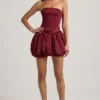 Mini-jupe à taille mi-haute et ourlet bouffant Clemmy, couleur rouge vin Mini-jupe à taille mi-haute et ourlet bouffant Clemmy, couleur rouge vin