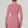 Mini-robe A-line à manches longues et encolure en cœur Corinne, couleur rose poudré Mini-robe A-line à manches longues et encolure en cœur Corinne, couleur rose poudré