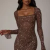 Mini-robe A-line à manches longues et ornements transparents Zeta, couleur Deep Cocoa Mini-robe A-line à manches longues et ornements transparents Zeta, couleur Deep Cocoa