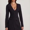 Mini-robe blazer structurée à simple boutonnage Samantae en noir Mini-robe blazer structurée à simple boutonnage Samantae en noir