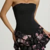 Mini-robe bustier à volants et corset Juliet, imprimé floral noir Mini-robe bustier à volants et corset Juliet, imprimé floral noir