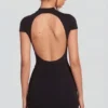 Mini-robe à col roulé en jersey Blair, dos nu froncé, en noir Mini-robe à col roulé en jersey Blair, dos nu froncé, en noir