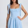 Mini-robe corset drapée Bellamy en bleu poudré Mini-robe corset drapée Bellamy en bleu poudré