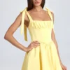 Mini-robe corset drapée Bellamy en Lemon Sherbet Mini-robe corset drapée Bellamy en Lemon Sherbet