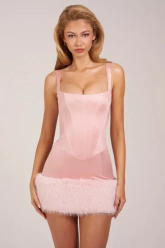 Mini-robe corset à encolure carrée en satin et fausse fourrure Rixelle, couleur rose poudré