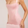 Mini-robe corset à encolure carrée en satin et fausse fourrure Rixelle, couleur rose poudré Mini-robe corset à encolure carrée en satin et fausse fourrure Rixelle, couleur rose poudré