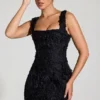 Mini-robe corset à encolure carrée et appliqués floraux Posy, en noir Mini-robe corset à encolure carrée et appliqués floraux Posy, en noir