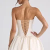 Mini-robe corset à lacets et ourlet bouffant Fabiola, couleur ivoire Mini-robe corset à lacets et ourlet bouffant Fabiola, couleur ivoire