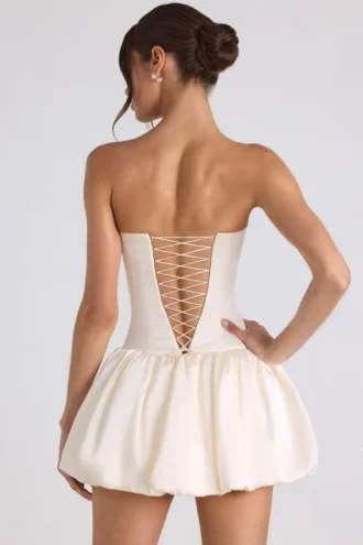 Mini-robe corset à lacets et ourlet bouffant Fabiola, couleur ivoire