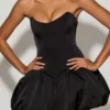 Mini-robe corset à lacets et ourlet bouffant Minerva, en noir Mini-robe corset à lacets et ourlet bouffant Minerva, en noir