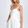 Mini-robe corset à lacets et plis creux Analise, en blanc