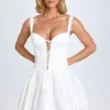 Mini-robe corset à lacets et plis creux Analise, en blanc