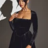 Mini-robe corset à manches longues en velours Tera, couleur noir jais Mini-robe corset à manches longues en velours Tera, couleur noir jais