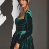 Mini-robe corset à manches longues en velours Tera, vert émeraude Mini-robe corset à manches longues en velours Tera, vert émeraude