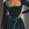 Mini-robe corset à manches longues en velours Tera, vert émeraude Mini-robe corset à manches longues en velours Tera, vert émeraude