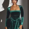 Mini-robe corset à manches longues en velours Tera, vert émeraude Mini-robe corset à manches longues en velours Tera, vert émeraude