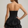 Mini-robe corset à ourlet bouffant en satin Laela, couleur noire Mini-robe corset à ourlet bouffant en satin Laela, couleur noire
