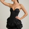 Mini-robe corset à ourlet bouffant en satin Laela, couleur noire Mini-robe corset à ourlet bouffant en satin Laela, couleur noire