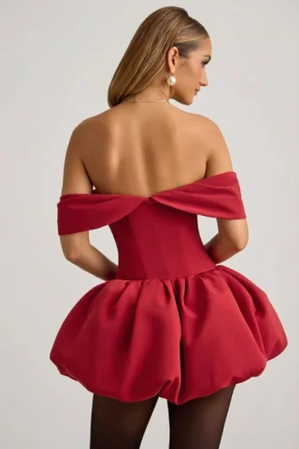 Mini-robe corset à épaules dénudées et ourlet bouffant superposé Jessamy, couleur rouge vif
