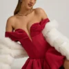Mini-robe corset à épaules dénudées et ourlet bouffant superposé Jessamy, couleur rouge vif Mini-robe corset à épaules dénudées et ourlet bouffant superposé Jessamy, couleur rouge vif