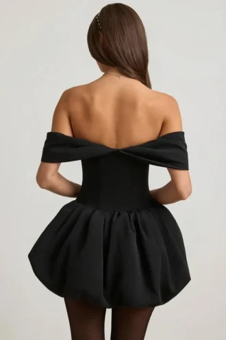 Mini-robe corset à volants et ourlet bouffant, épaules dénudées, Jessamy, en noir