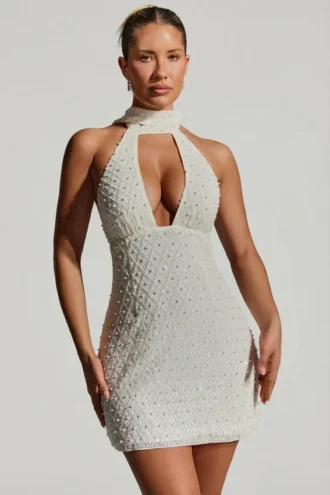 Mini-robe dos nu à col bénitier et détails de foulard Henrietta, en blanc