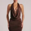 Mini-robe drapée à col bénitier Kael, couleur chocolat Mini-robe drapée à col bénitier Kael, couleur chocolat
