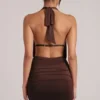 Mini-robe drapée à col bénitier Kael, couleur chocolat Mini-robe drapée à col bénitier Kael, couleur chocolat