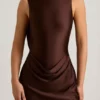 Mini-robe drapée à dos nu et coupe trapèze Monnie, couleur chocolat Mini-robe drapée à dos nu et coupe trapèze Monnie, couleur chocolat