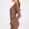 Mini-robe drapée à manches longues en modal côtelé Helena, couleur moka