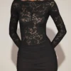 Mini-robe Eirlys en dentelle transparente à encolure bateau, couleur noire