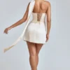Mini-robe en satin drapée à col dos nu Anastasia, couleur ivoire Mini-robe en satin drapée à col dos nu Anastasia, couleur ivoire