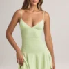 Mini-robe Kelbie en modal froncé, coupe trapèze, vert sauge Mini-robe Kelbie en modal froncé, coupe trapèze, vert sauge