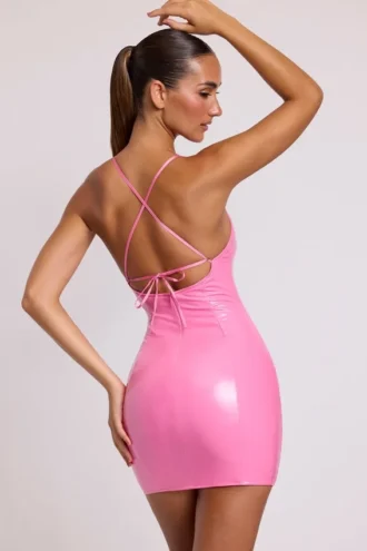 Mini-robe Kendall en vinyle rose à encolure dégagée et dos noué