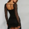 Mini-robe à manches longues et col bénitier ornée Tivoli, en noir Mini-robe à manches longues et col bénitier ornée Tivoli, en noir