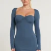 Mini-robe à manches longues froncées Perrie en mélange de modal et de cachemire, couleur bleu marine Mini-robe à manches longues froncées Perrie en mélange de modal et de cachemire, couleur bleu marine