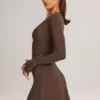 Mini-robe à manches longues Iskra en modal, couleur chocolat Mini-robe à manches longues Iskra en modal, couleur chocolat