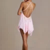 Mini-robe Mariette en mousseline haut de gamme, décolleté plongeant et dos nu, couleur rose pâle Mini-robe Mariette en mousseline haut de gamme, décolleté plongeant et dos nu, couleur rose pâle