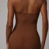 Mini-robe nuisette bandeau en maille transparente douce Intimates, couleur moka Mini-robe nuisette bandeau en maille transparente douce Intimates, couleur moka