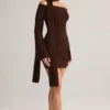 Mini-robe à épaules dénudées avec détails en tricot Luzia, couleur chocolat Mini-robe à épaules dénudées avec détails en tricot Luzia, couleur chocolat