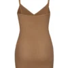 Mini-robe slip Intimates en maille douce à col en V, couleur amande Mini-robe slip Intimates en maille douce à col en V, couleur amande
