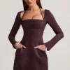 Mini-robe structurée A-line à fines rayures Ksenia, couleur chocolat Mini-robe structurée A-line à fines rayures Ksenia, couleur chocolat